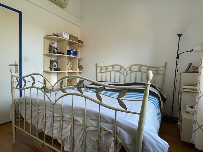 Image No.10-2 Bed Property for sale