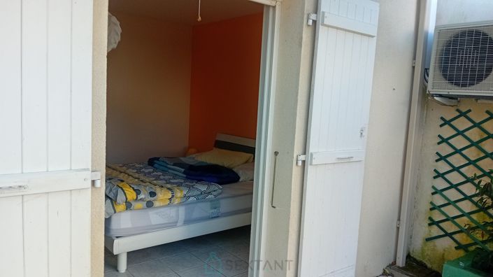 Image No.12-3 Bed Property for sale