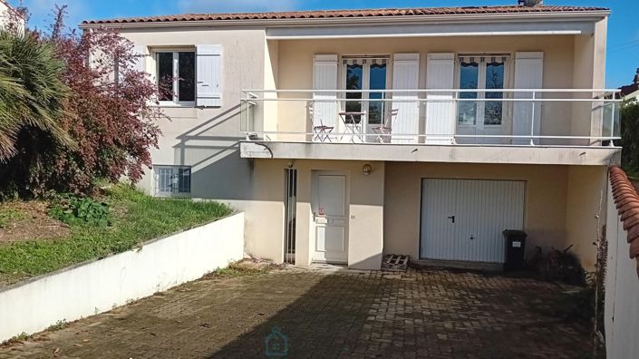 Image No.1-3 Bed Property for sale