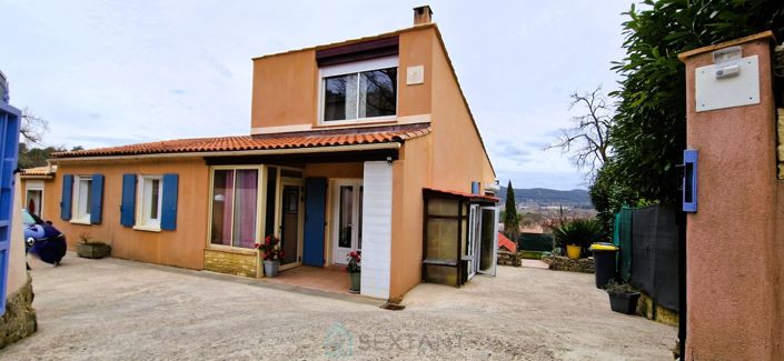 Image No.1-3 Bed Villa for sale
