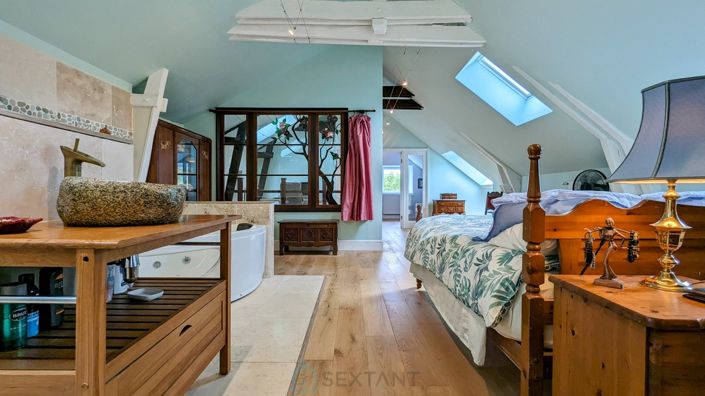 Image No.13-6 Bed Property for sale