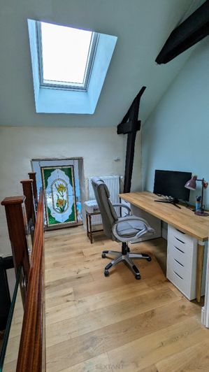 Image No.20-6 Bed Property for sale