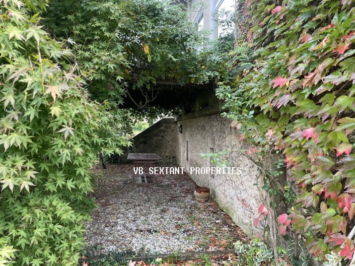 Image No.10-5 Bed Property for sale