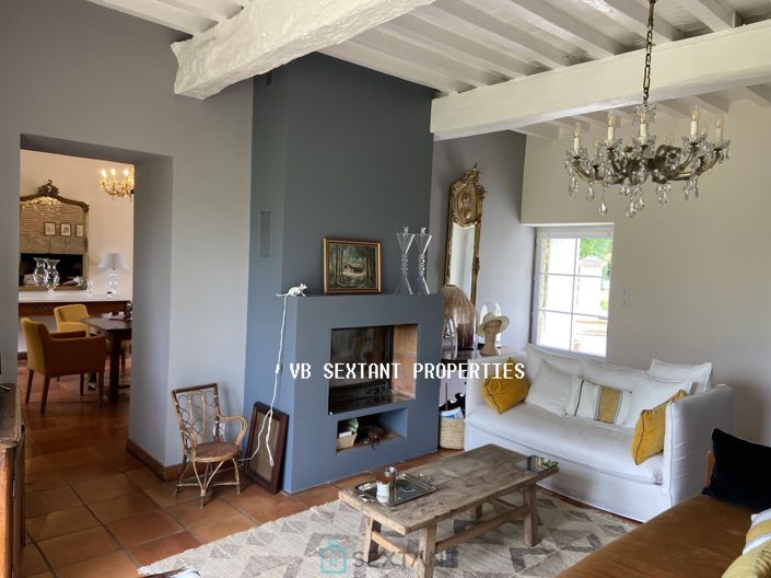 Image No.8-5 Bed Property for sale