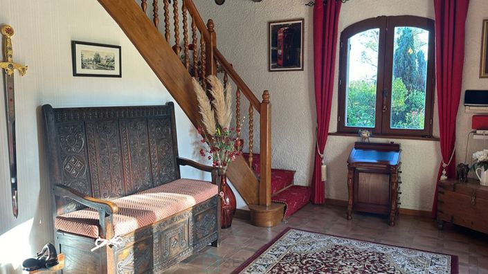 Image No.10-5 Bed Property for sale