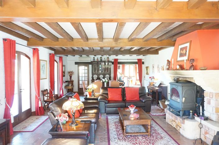 Image No.12-5 Bed Property for sale