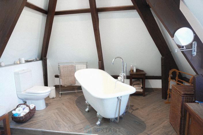 Image No.18-5 Bed Property for sale