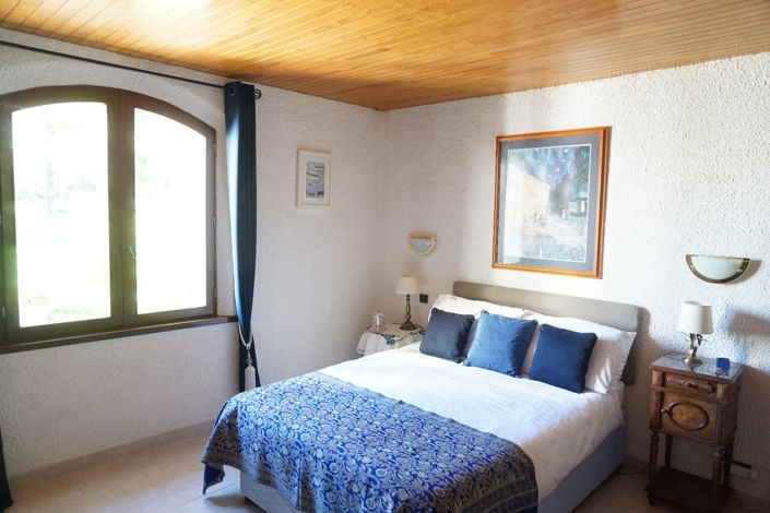 Image No.25-5 Bed Property for sale