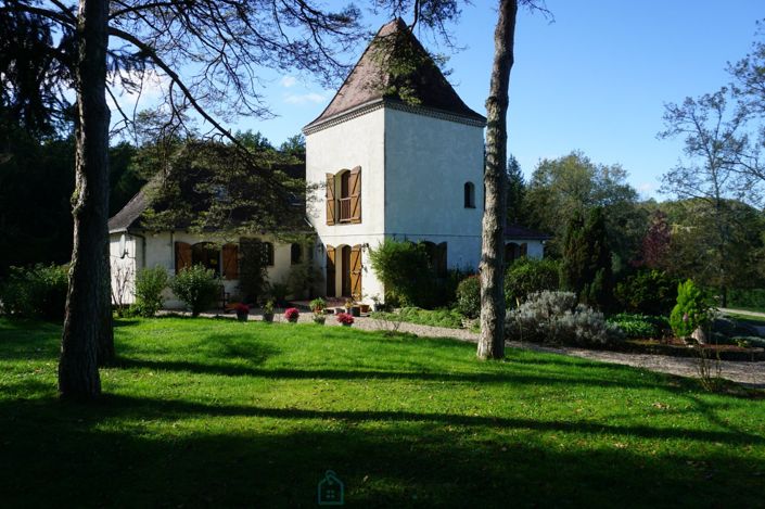 Image No.1-5 Bed Property for sale