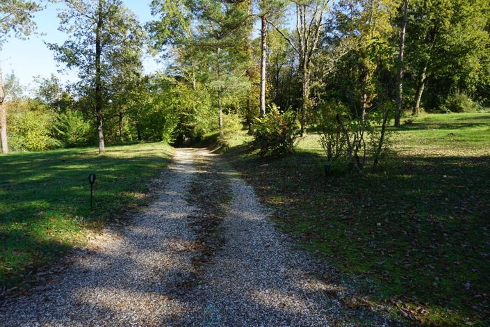 Image No.9-5 Bed Property for sale