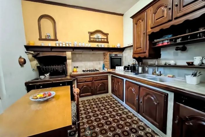 Image No.11-6 Bed House for sale