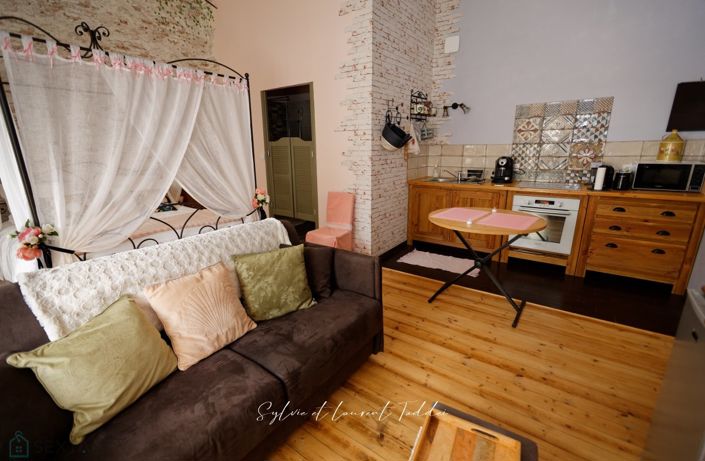 Image No.9-5 Bed Property for sale