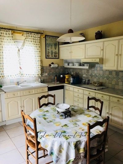 Image No.5-3 Bed Property for sale