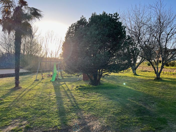 Image No.9-4 Bed Property for sale