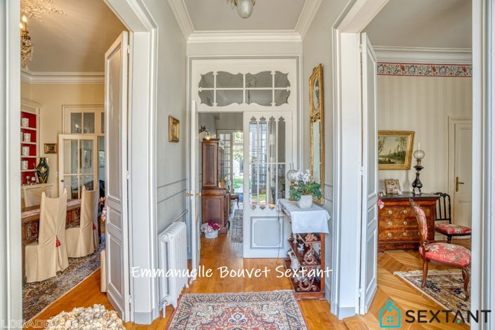 Image No.1-6 Bed Property for sale