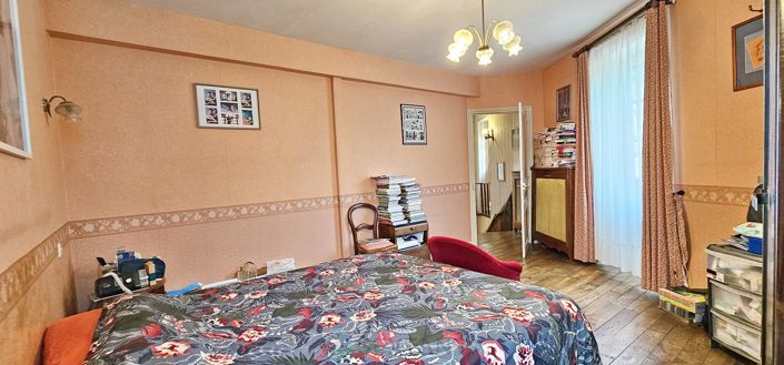 Image No.16-5 Bed House for sale