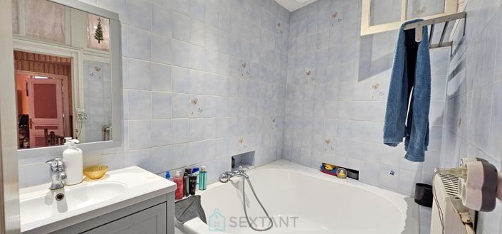 Image No.18-5 Bed House for sale