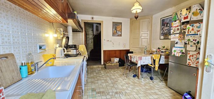 Image No.8-5 Bed House for sale