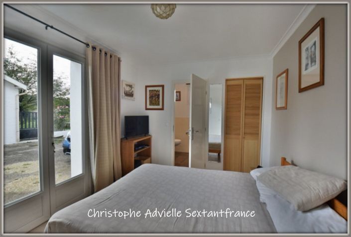 Image No.4-4 Bed Property for sale