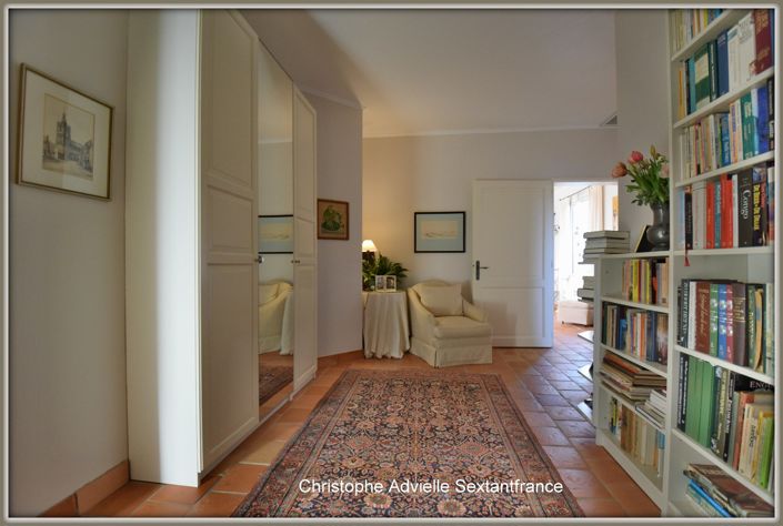 Image No.8-4 Bed House for sale