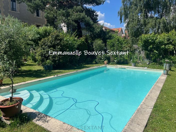 Image No.1-5 Bed Property for sale