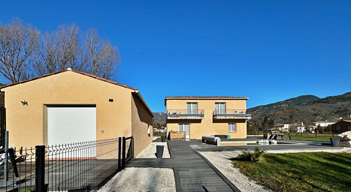 Image No.1-5 Bed Property for sale