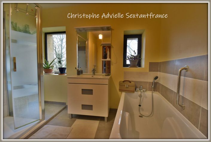 Image No.8-4 Bed Property for sale