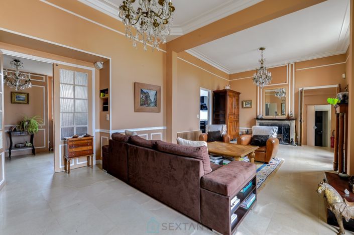 Image No.2-7 Bed Property for sale