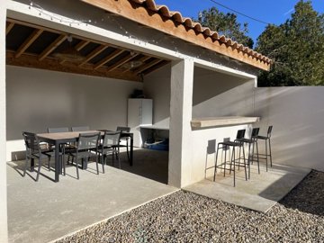 1 - Istres, Property