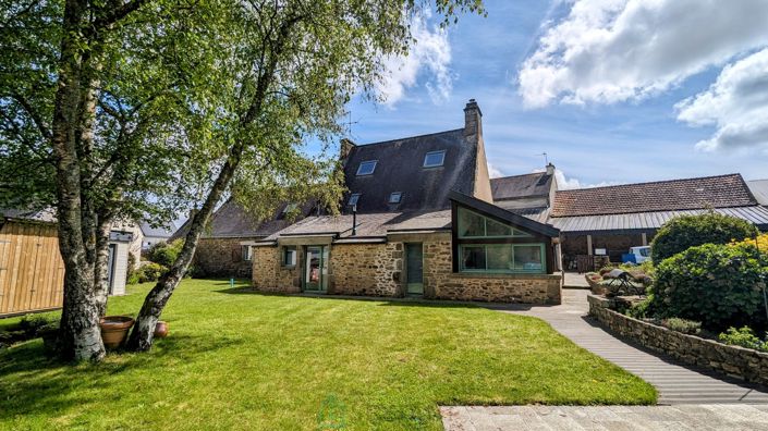 Image No.1-4 Bed Property for sale