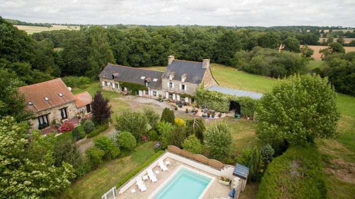 Image No.1-8 Bed Property for sale