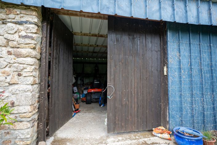 Image No.27-8 Bed Property for sale