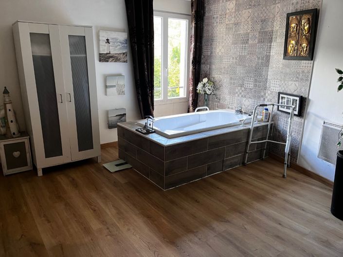 Image No.6-1 Bed Property for sale