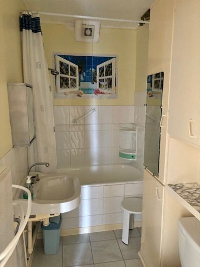 Image No.13-3 Bed Property for sale