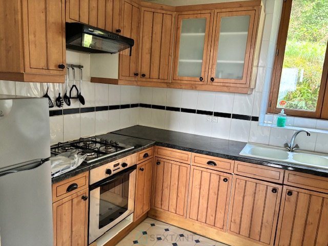 Image No.3-3 Bed Property for sale