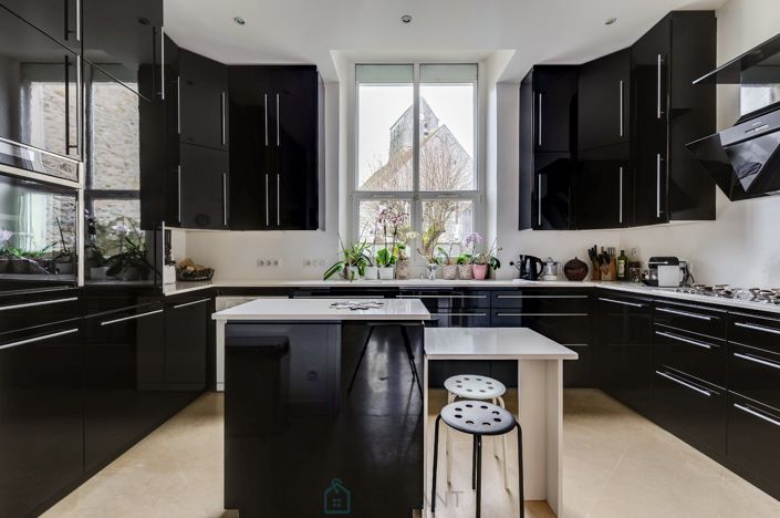 Image No.7-7 Bed Property for sale