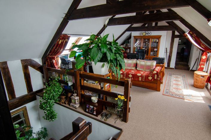 Image No.26-8 Bed Property for sale