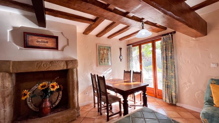 Image No.27-8 Bed Property for sale