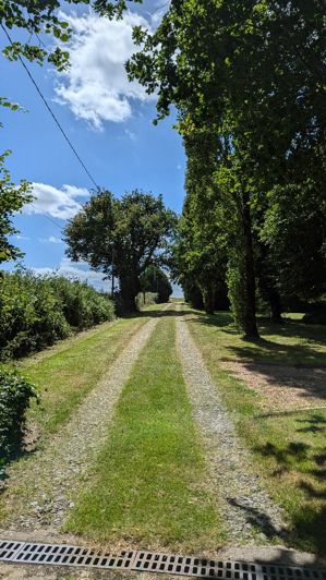 Image No.28-8 Bed Property for sale