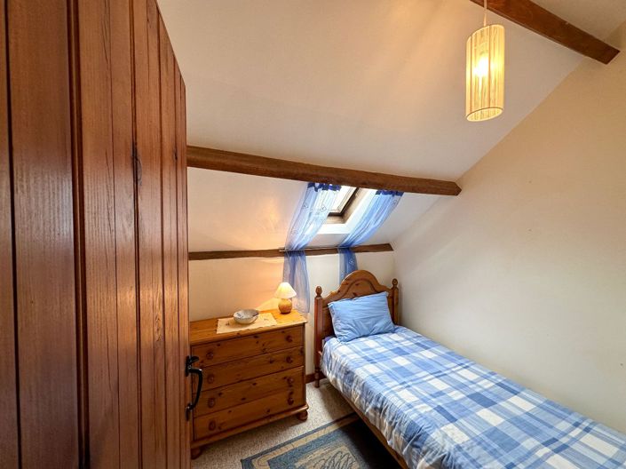 Image No.33-8 Bed Property for sale