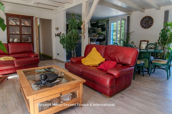 Image No.8-5 Bed Property for sale