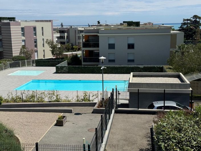 Image No.1-3 Bed Property for sale