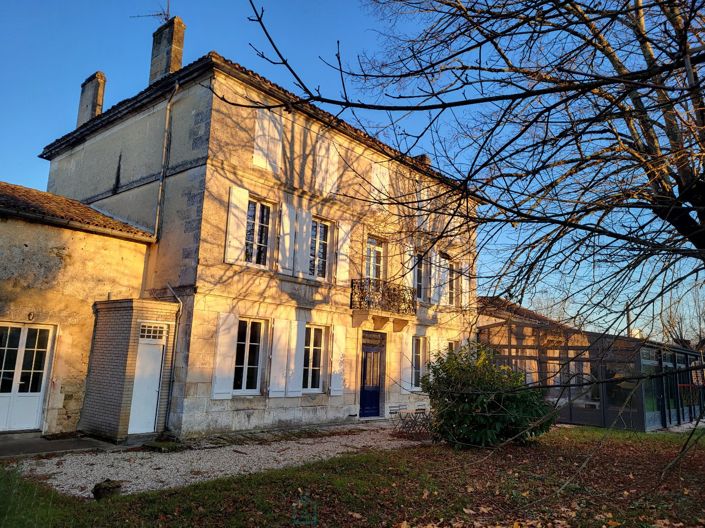 Image No.1-Maison de 4 chambres à vendre à Magnac-sur-Touvre