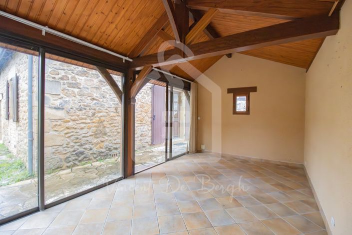 Image No.13-2 Bed House for sale