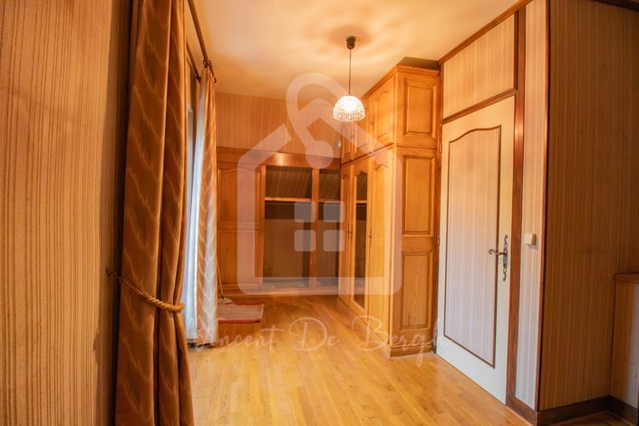 Image No.8-2 Bed House for sale