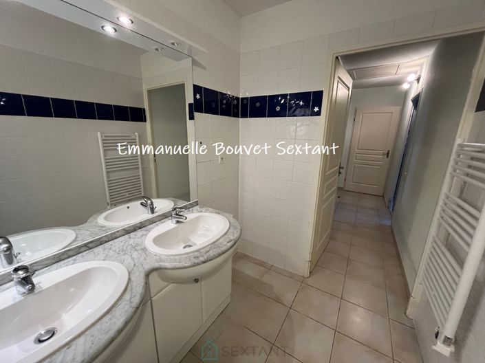 Image No.12-2 Bed Property for sale