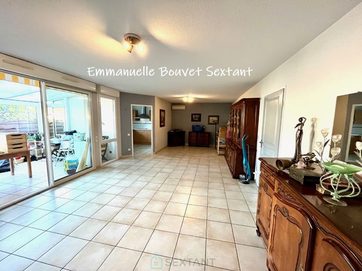 Image No.5-2 Bed Property for sale