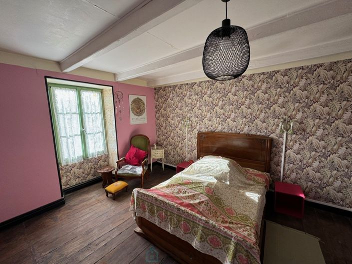 Image No.8-5 Bed Property for sale