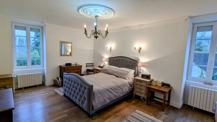 Image No.10-4 Bed Property for sale