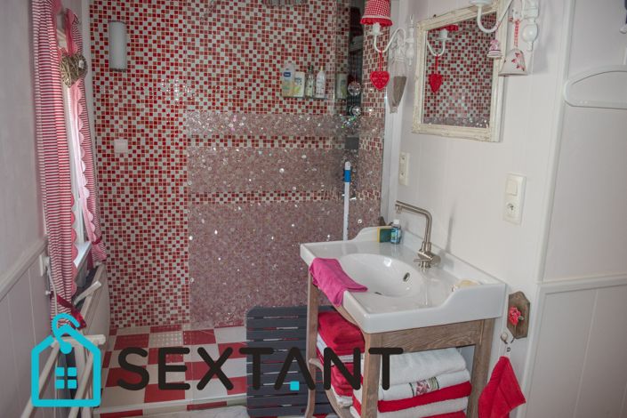 Image No.9-5 Bed House for sale